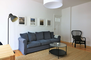 Wohnzimmer - Stilvoll möblierte 2-Zimmer-Wohnung nahe dem Kollwitzkiez