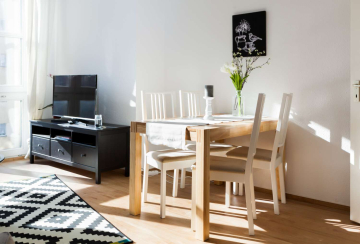 Essbereich - Möblierte 2-Zimmer-Wohnung am Winterfeldtplatz