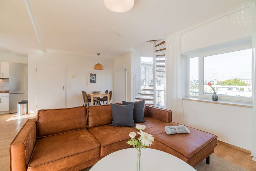 Vollmöblierte Studentenwohnung mit großer Dachterrasse – ideal für eine WG, Kochstraße, 10969 Berlin, Kreuzberg