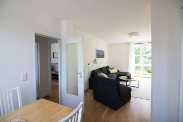 Wohnzimmer - Modern möblierte 3-Zimmer-Wohnung im Herzen Berlins