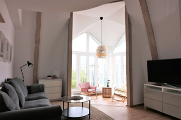 Living room - Above the rooftops of the city: furnished 3-room top-floor flat in the heart of Schöneberg