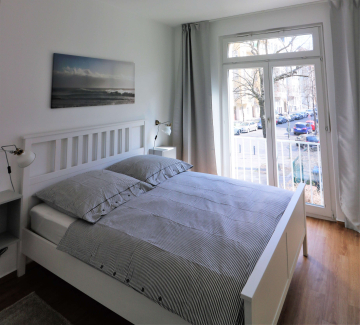 Schlafzimmer - 3-Zimmer Wohnung mit Blick auf das Schloss Charlottenburg