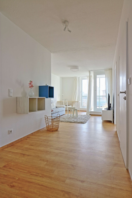 Wohnzimmer2 - Wohnen auf Zeit – Im Herzen Berlins – 2-Zimmer-Apartment