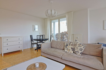 Wohnzimmer - Stilvoll möblierte 3-Zimmer-Wohnung nahe dem Bergmannkiez