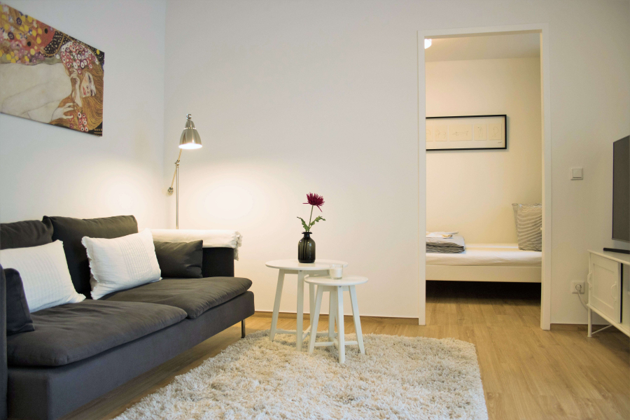 Möblierte 1,5-Zimmer-Wohnung an der Spree – mit Balkon und Aufzug, Agricolastraße, 10555 Berlin, Tiergarten