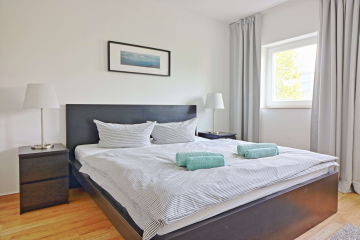 Schlafzimmer - Helle, möblierte 2-Zimmer-Wohnung mitten in Berlin