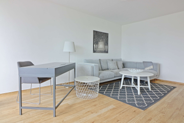 Wohnzimmer - Helle, möblierte 2-Zimmer-Wohnung mitten in Berlin