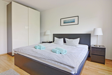 Schlafzimmer - Helle, möblierte 2-Zimmer-Wohnung mitten in Berlin