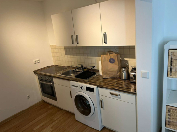 e - Möblierte 2 Zimmerwohnung DIREKT an der Spree!