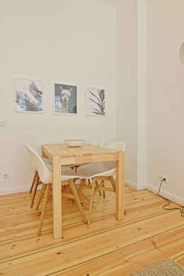 Essbereich - Möblierte 3-Zimmer in saniertem Altbau im Szenebezirk „Prenzlberg“