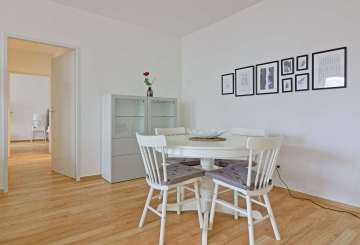 Essbereich2 - Möblierte 3-Zimmer in ruhiger Hinterhoflage