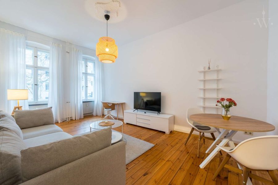 Charmante 2-Zimmerwohnung mit Balkon: Schöne vollmöblierte Altbau-Wohnung im Szeneviertel Wedding, Kameruner Straße, 13351 Berlin, Wedding
