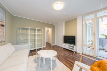 woonwoon-berlin-wohnen-auf-zei - Möblierte 2 Zimmerwohnung DIREKT an der Spree!