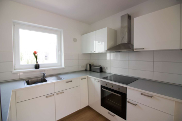 Küche - Schön geschnittene 3-Zimmer-Wohnung im Herzen Berlins – gemütlich möbliert