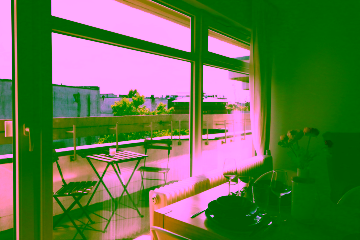 Essbereich - Modern eingerichtete 4-Zimmer-Dachgeschosswohnung mit sonnigem Balkon zum ruhigen Innenhof