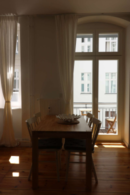 Bild - Möblierte 2-Zimmer-Wohnung in einem schönen sanierten Altbau