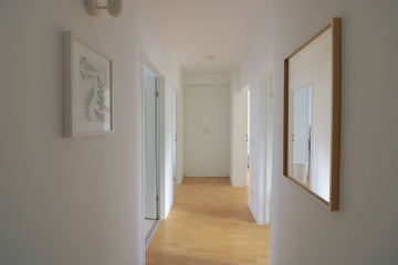 Flur - Moderne 3-Zimmer-Wohnung mit großem Balkon