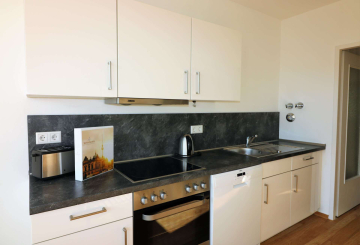 Küche (Beispiel) - Modern möblierte 2-Zimmer-Wohnung mit Blick über Berlin Schöneberg