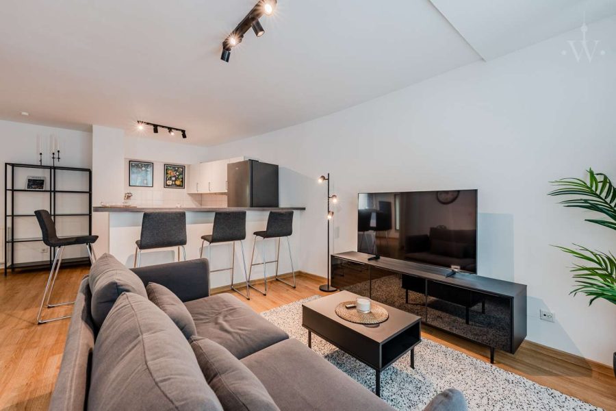 Geschmackvoll möblierte 2-Zimmer-Wohnung mit Balkon im Herzen der Stadt, Potsdamer Straße, 10785 Berlin, Tiergarten