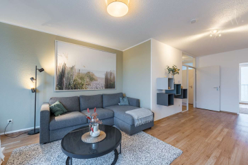 Wohnzimmer - Stilvoll möblierte 3-Zimmer-Wohnung im historischen Herzen Berlins