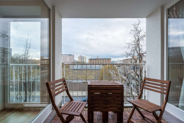 Wohnzimmer - Stilvoll möblierte 3-Zimmer-Wohnung im historischen Herzen Berlins