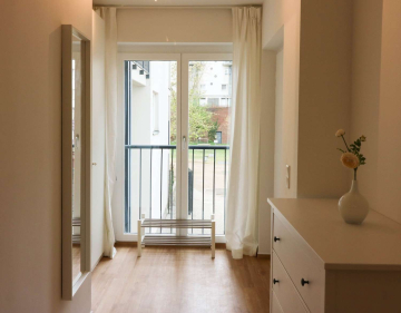 Entrance - 1-room flat in prime Berlin city location with separate staircase