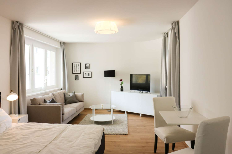 1-Zimmer-Apartment in bester Berliner Stadtlage mit separatem Aufgang, Zimmerstraße, 10969 Berlin, Kreuzberg