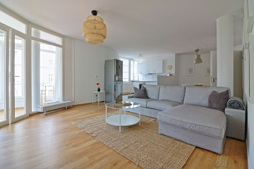 Wohnzimmer1 - Schön möblierte 2-Zimmer-Wohnung in zentraler Lage mit Balkon