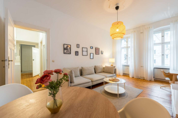 woonwoon-berlin-wohnen-auf-zei - Charming 2-room flat with balcony: Beautiful fully furnished old building flat in the trendy Wedding district