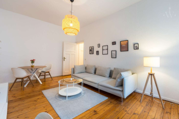 woonwoon-berlin-wohnen-auf-zei - Charming 2-room flat with balcony: Beautiful fully furnished old building flat in the trendy Wedding district
