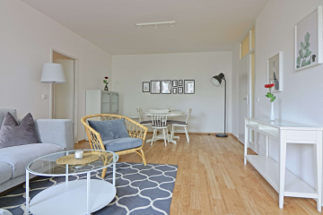 Wohnzimmer4 - Möblierte 3-Zimmer in ruhiger Hinterhoflage