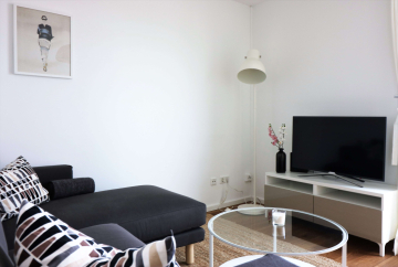 Wohnzimmer - 3-Zimmer-Wohnung mit großem sonnigen Balkon