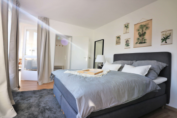 Schlafzimmer - Möbliertes 2-Zimmer-Apartment mit großer Dachterrasse