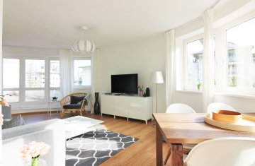 Wohnzimmer - Möbliertes 2-Zimmer-Apartment mit großer Dachterrasse