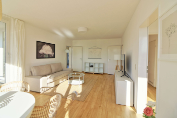 Living room 4 - Beautiful 4-room flat in the heart of Berlin