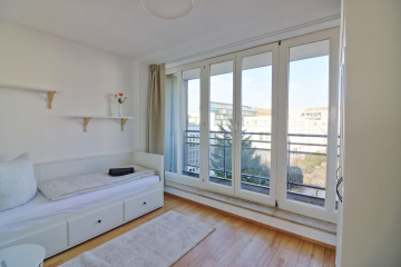 Bedroom 2.1 - Beautiful 4-room flat in the heart of Berlin