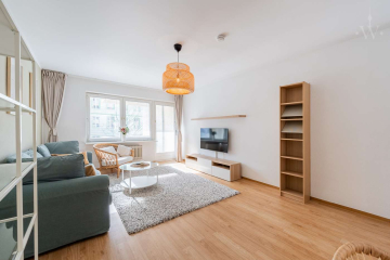woonwoon-berlin-wohnen-auf-zei - Möblierte 3-Zimmerwohnung mit Balkon am Fritz-Schloß-Park